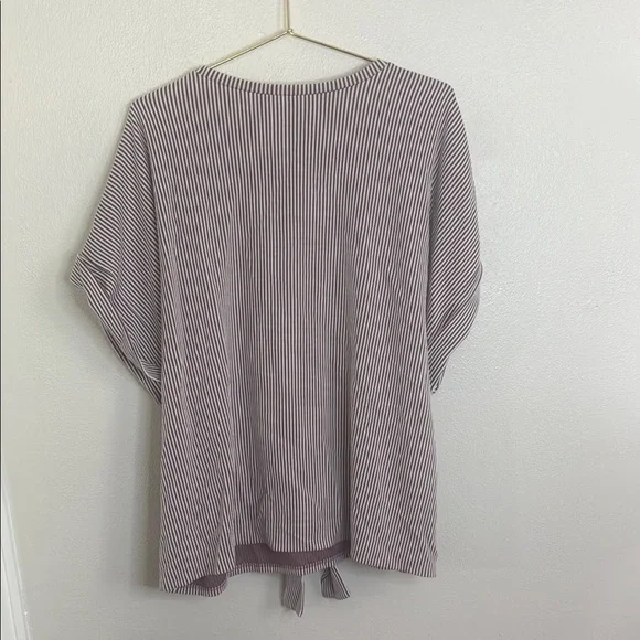 Express Mauve and White Striped Tie-Front Tee - Picture 4 of 4